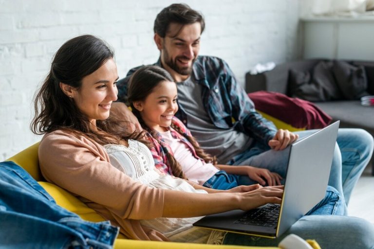 Managing Family Finances Together: A Step-by-Step Guide for Couples and Families